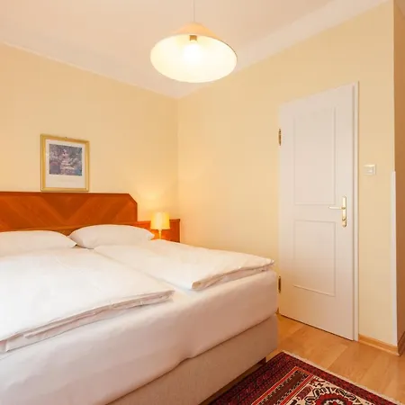 Elfy ベッド・アンド・ブレックファスト バーデン