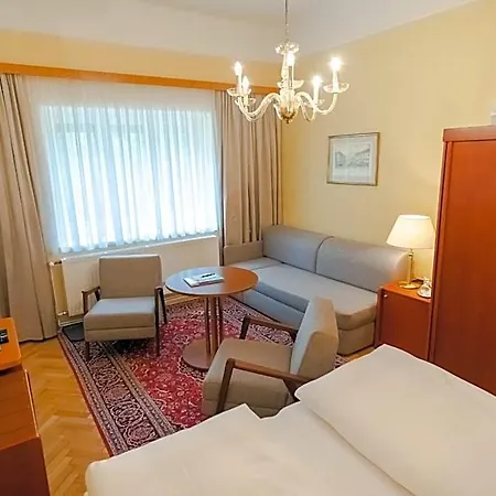 Bed & Breakfast Elfy 4*